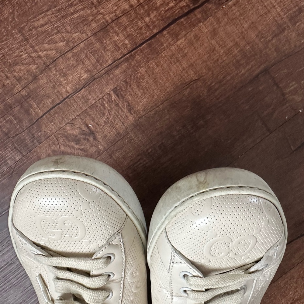 authentic Gucci sneakers